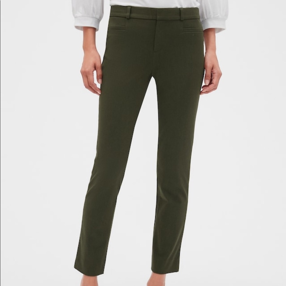 Sloan Curvy Fit in Olive